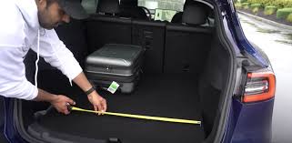 Florance gold june 22, 2020 no comments electric car electric vehicle model y tesla tesla model y. Tesla Model Y Review Gets In Depth Look With Tape Measure Video Iphone In Canada Blog
