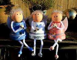 Basteln Und Dekorieren Engel Aus Tontopfen Basteln Weihnachten Weihnachtsengel Basteln Basteln Weihnachtsbasar