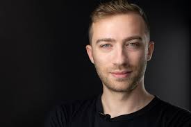 Pro Tips from Master HEADSHOT Photographer Peter Hurley