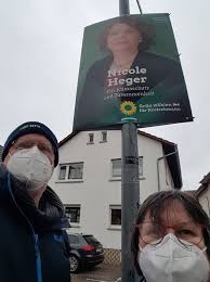 »er denkt ans ganze«, so der slogan auf einem plakat, das winfried kretschmanns kantiges profil zeigt. Landtagswahl Grune Liste Bad Schonborn