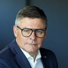 Mark Khayat's Instagram, Twitter & Facebook