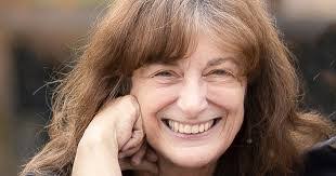 Hester Freeman's Instagram, Twitter & Facebook