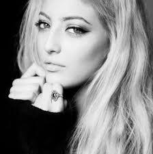 Victoria Voss's Instagram, Twitter & Facebook