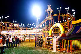 The proposal has been conceptualized as kids' doodles on a piece of paper, creating areas for resting and playing as well as sports public facilities. Parque De Diversoes Play City Bora Ai
