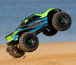Go ahead and MAXX it out Traxxas style 👉🏼 https://bit.ly/2pDtREP [[Model  # 89076-4]] #BeatTheBoredom #MyHobby