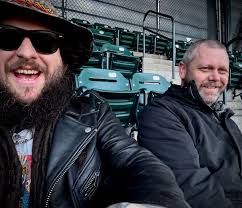 THE DARKEST WⒶⓋⒺS IN THE BAY