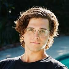 Dimitri Smith's Instagram, Twitter & Facebook