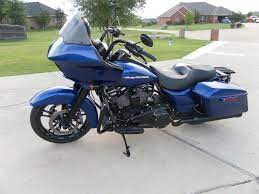 Harley 2017 Harley Davidson Touring 2017 Harley Davidson Road Glide Custom Black And Blue B Harley Davidson Harley Davidson Touring Harley Davidson Road Glide