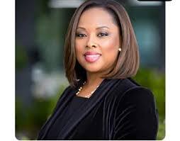 Rowena Thomas's Instagram, Twitter & Facebook