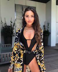 13 Pretty Perfect Pool Party Outfit Ideas Hello Bombshell Pool Party Outfits Beach Party Outfits Party Outfits For Women