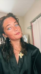 Avery Flood's Instagram, Twitter & Facebook