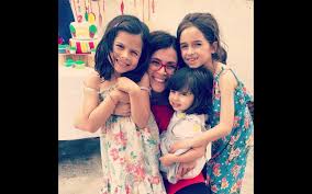 Catarina raminhos tem um blog, 7 da tarde, e nele tem escrito as aventuras de ser mãe de três filhas com idades relativamente próximas. Catarina Raminhos Indignada Com Atraso Nos Pagamentos