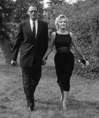 20 Flattering Little Black Dresses For Every Shape Marilyn Monroe Fashion Old Hollywood Marilyn