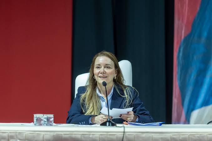 Mutlu'ya AK Parti'den övgü: "Başkanımıza muhalif olsanız da oraya çok  yakışıyor" - İzmir Haber - İzmir Son Dakika Haberleri