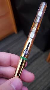 Featuring the new preheat mode (15 seconds of continuous heating without holding the button) and adjustable temperature settings, the slim pen twist battery is perfect for. My Ooze Pen Decided To Die On Me What Are Some Quality Pens Batteries For Like 30 Or Under I Know That S A Low Price Range But I Really Don T Wanna Spend 150