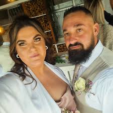 What an amazing night, absolutely perfect in every way ❤️ congratulations  to the bride and groom.it was a jol😍😉🤣😘🤪 @ryan.auld.77