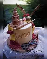 I found the stunning golden glitter happy birthday cake topper over on etsy from the popfizzcheers shop here. Harry Potter Cake Cake By Emycakedesign Cakesdecor