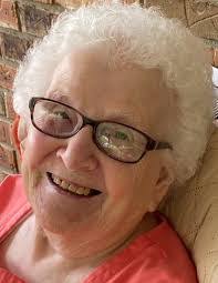 Stella Mullins's Instagram, Twitter & Facebook