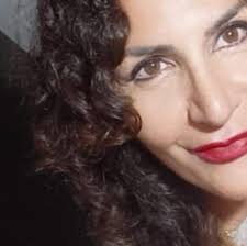 Massimiliano Caiazzo sarà Pino Daniele in Je so pazzo, il film sulla vita  del cantante. La conferma arriva oggi da Adnkronos, che fornisce dettagli  sull'intensa preparazione cui si sta sottoponendo l'attore per