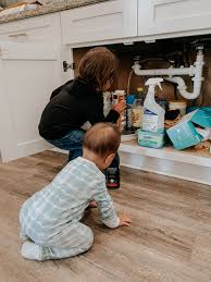 In this video, i show you how to childproof kitchen cabinets easily. How To Easily Child Proof Your Entire Kitchen In Under 15 Minutes Free Checklist Heymomster