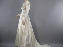 1940s Slipper Satin Wedding Dress Medium Ivory Long Sleeve Etsy Puffy Wedding Dresses Ivory Bridal Gown 1940s Wedding Dress