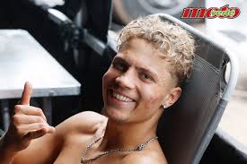 Josi Spear unashamed display - bold confidence