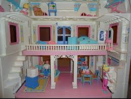 90s Fisher Price Dollhouse Really Takes Me Back Childhood Memories 90s Fisher Price Doll House Childhood Toys