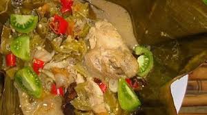 Masakan tradisional ini berasal dari propinsi jawa tengah. Garang Asem Ayam Tribun Pontianak