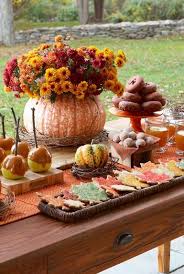 40 Gorgeous Thanksgiving Centerpieces To Complete Your Dinner Table In 2020 Thanksgiving Table Settings Diy Thanksgiving Table Decorations Thanksgiving Table Settings