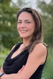 Diane Schnell's Instagram, Twitter & Facebook