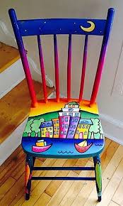 Découvrez notre sélection de tabouret pour allier esthétique et confort : Decorations Peintures Sur Chaises Painting Furniture Diy Whimsical Painted Furniture Painted Furniture
