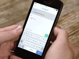 Various tools can support group video chats, and snapchat is able to support up to 16 users at once. Snapchat Made A Secret Acquisition To Power Its New Video Chat The Verge