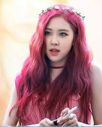 Rosé luce tan hermosa con cabello ondulado y más con el cabello rojo  💖💖💖💖💖💖