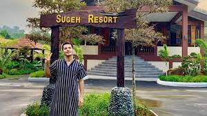 Sugeh hill exclusice eco resort, janda baik is a classic vacation spot suitable for the whole family with a nature concept full of flora and fauna. Aliff Syukri Hits Back With Cctv Footage After Resort Guest Complains Of Roach Bloody Sheets Coconuts Kl