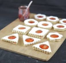Super Petits Sables A La Confiture Recette Sable A La Confiture Confiture Petits Sables