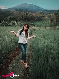 It is very popular to decorate the background of mac. Siti Atiw Wallpaper Pemandangan Alam Dan Gunung Resolusi Hd Galeri Gkb
