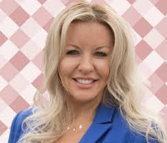 Fiona Power's Instagram, Twitter & Facebook