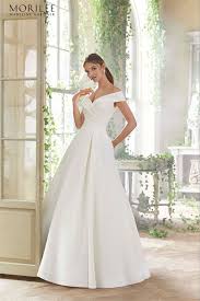 Pin By Jeanne Roberts On Wedding In 2020 Wedding Dress With Pockets Wedding Dresses Amazing Wedding Dress