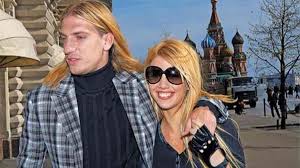 En el pie de foto, maxi escribía: Maxi Lopez Revele Qu Il A Refuse Que Wanda Nara Soit Son Agent Besoccer