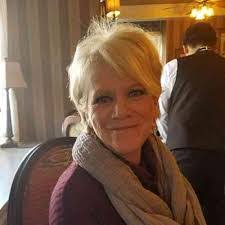 Lynn Staples's Instagram, Twitter & Facebook