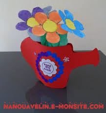 La recherche, l'affichage des textes et d'un court résumé sont gratuits pour tous. Arrosoir En Fleur Bricolage Fete Des Meres Activite Fete Des Meres Noel Artisanal Pour Enfants
