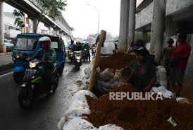 Sejak kapan indonesia menngunakan kabel serat optik untuk sistem komunikasi, dan digunakan untuk jenis. Ylki Minta Dki Setop Pemotongan Kabel Serat Optik Republika Online
