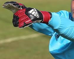 How to size goalkeeper gloves for adults and youth. How To Choose Soccer Goalkeeper Gloves Pro Tips By Dick S Sporting Goods