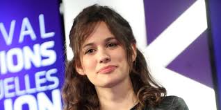 Adéquat partenariat & rp : Lucie Lucas Clem Topless For A Good Cause Archyde