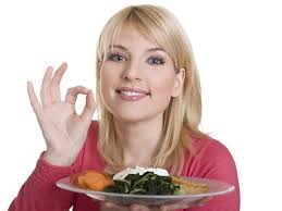 DISFRUTANDO LA COMIDA