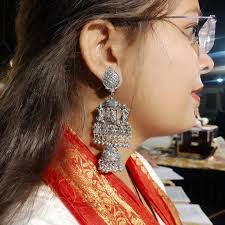 Devangi Brahmbhatt's Instagram, Twitter & Facebook