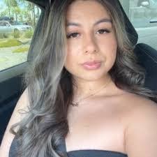 Kailey Hall's Instagram, Twitter & Facebook