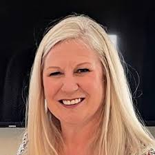 Mary Knabe's Instagram, Twitter & Facebook