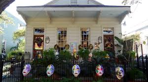 Hash house harriers and mardi gras—they go together like champagne and king cake, or big beads and bare breasts. These Homes Say Happy Mardi Gras