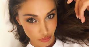 E proprio qui ha ritrovato langelotti. Belen Rodriguez Finalmente Esce Allo Scoperto Il Suo Nuovo Fidanzato Ecco Chi E Foto
